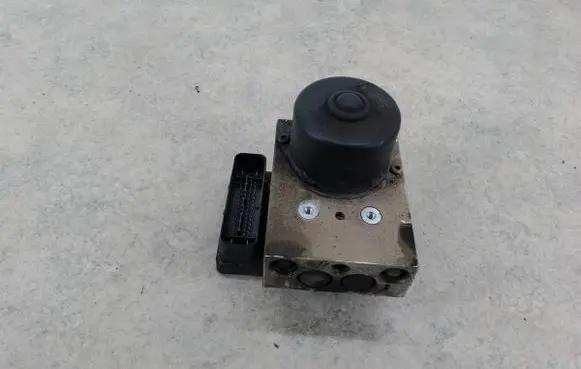 Volkswagen Transporter - Caravelle T5 ABS Pump 