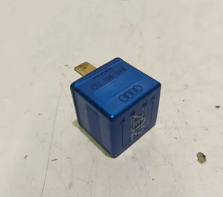 Audi A4 S4 B5 8D Other relay 8A0951253