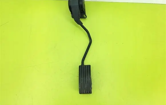 Peugeot 407 Accelerator throttle pedal F00C3P2311