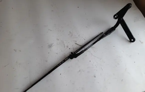 Volkswagen Touareg II Front wiper blade arm 7P0955410B