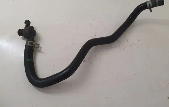 Toyota Avensis T270 Engine coolant pipe/hose