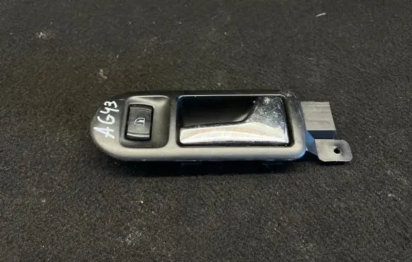 Volkswagen PASSAT B5.5 Front door interior handle 3B1837114T