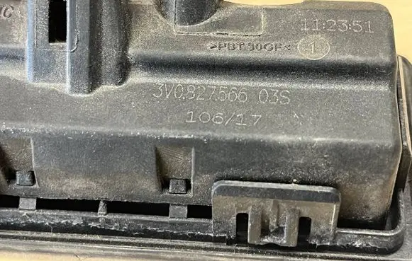 Skoda Octavia Mk3 (5E) Tailgate opening switch 3V0827566 3V082756603S 112351