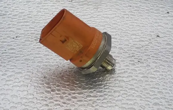 Volkswagen Tiguan Fuel injection (other) 06J906051D 0261545051