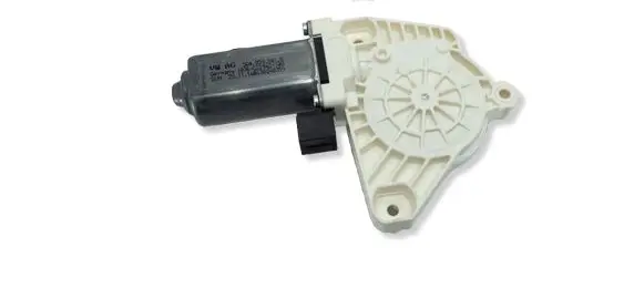Volkswagen PASSAT B8 Front door window regulator motor 5Q4959801B