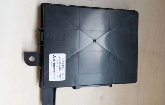 Mitsubishi Outlander Air conditioner control unit module 7820A436