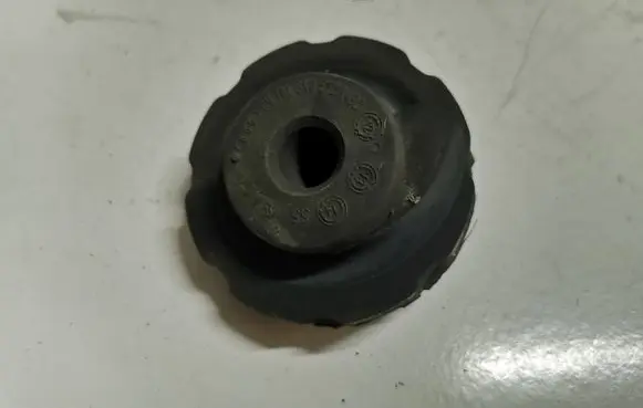 Audi A5 8T 8F Rear coil spring rubber mount 8K05121490