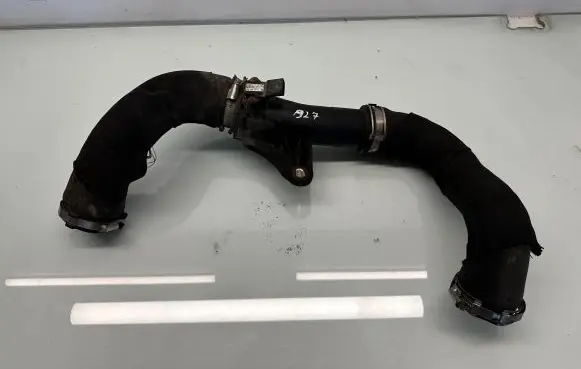 Audi A4 S4 B8 8K Intercooler hose/pipe 8K0145673E