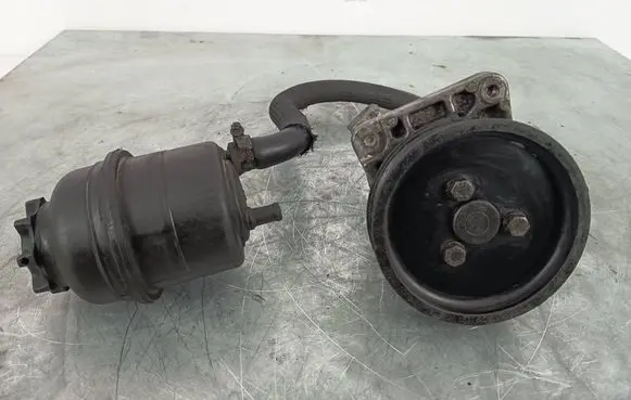 BMW 3 E46 Power steering pump 541013110 6750155