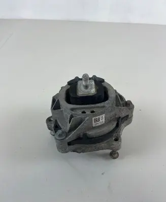 Engine mount bracket