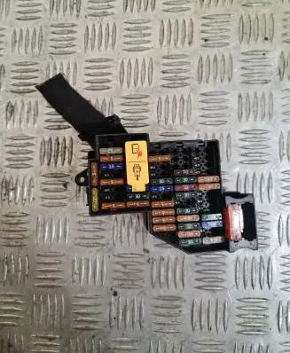 Porsche Cayenne (92A) Fuse module 7P0941828B 7P0941824B