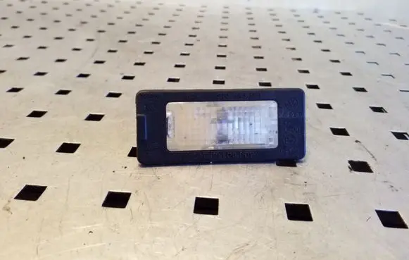 Volkswagen Golf Plus Number plate light 5N0943021