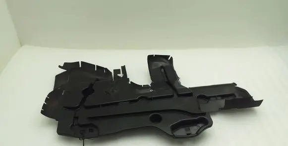 Citroen C4 Cactus Intercooler air guide/duct channel 9824335980