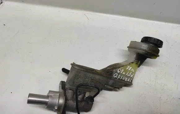 Nissan Qashqai+2 Master brake cylinder