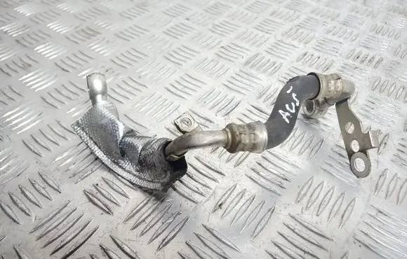 Engine coolant pipe/hose