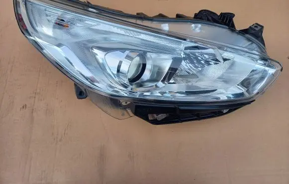 Ford S-MAX Headlight/headlamp