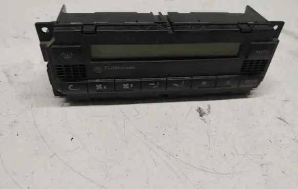 Volkswagen PASSAT B5.5 Climate control unit