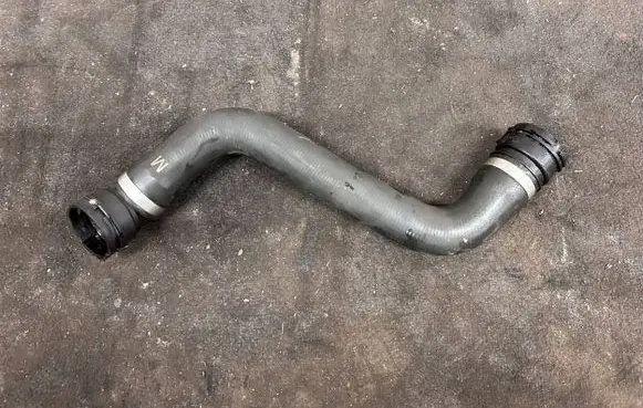 BMW 5 GT F07 Engine coolant pipe/hose 7809821