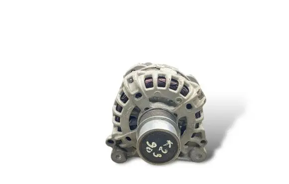 Volkswagen Golf VII Generator/alternator 04E903015A K2990