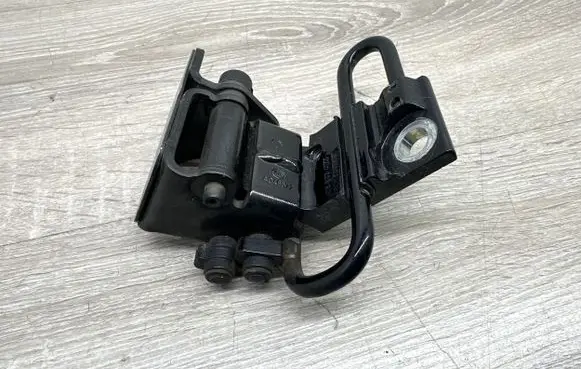 Volkswagen PASSAT CC Rear door lower hinge 3C8833412