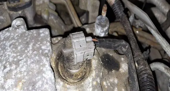 Mazda 5 Fuel injector 
