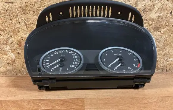 BMW 5 E60 E61 Speedometer (instrument cluster) 6942936 213170006256 110080213