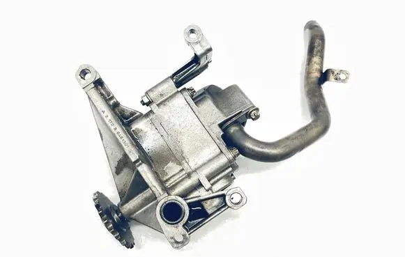 Mercedes-Benz C W204 Oil pump R6461810101