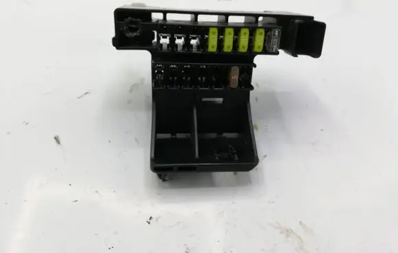 Toyota Corolla Verso E121 Fuse module NOCODE