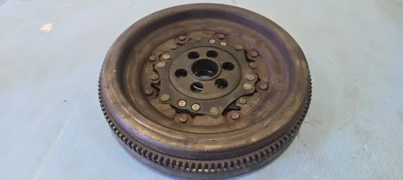 Volkswagen PASSAT B6 Flywheel 