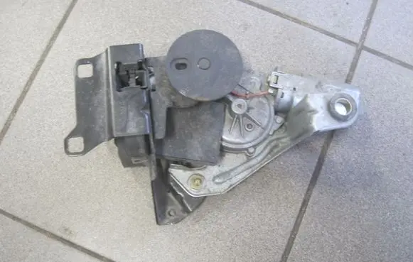 BMW 3 E46 Wiper motor 8220774