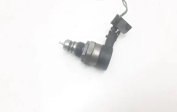 Volvo XC60 Fuel pressure regulator 30777576