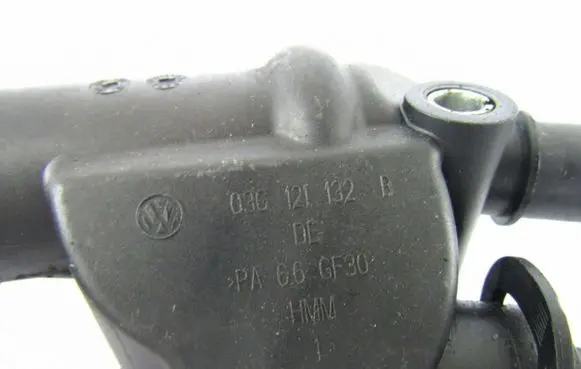 Volkswagen Touran I Thermostat housing 03G121132B