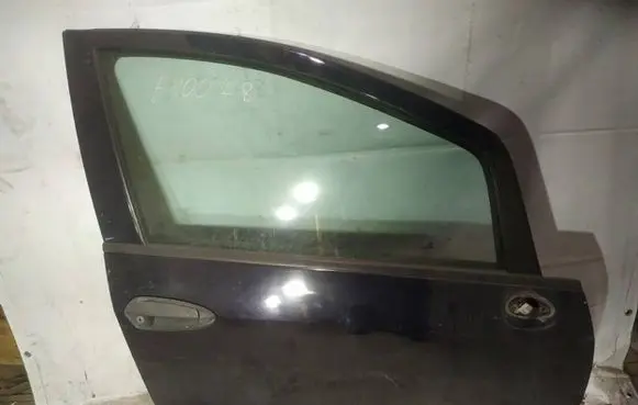 Fiat Punto (188) Front door melynos