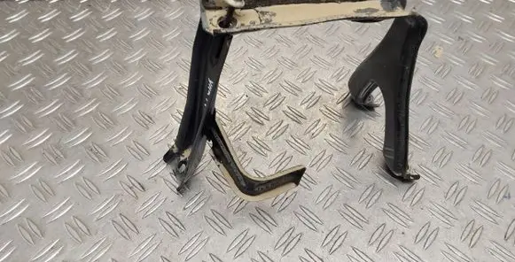 Battery bracket