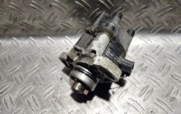 Mazda 323 Spark distributor T2T57372