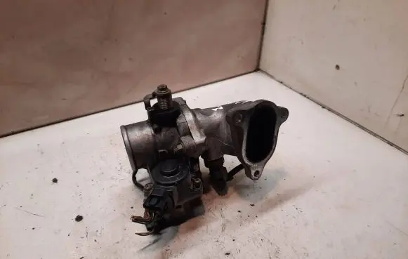 Toyota Corolla Verso E121 Throttle valve 8967221020