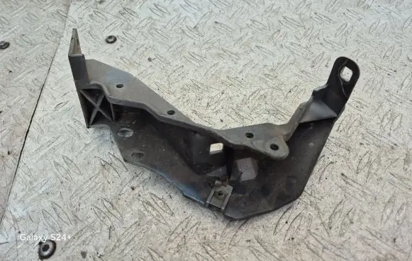 Jaguar XF X250 Headlight/headlamp mounting bracket CX2316A142A CX2316A142AB