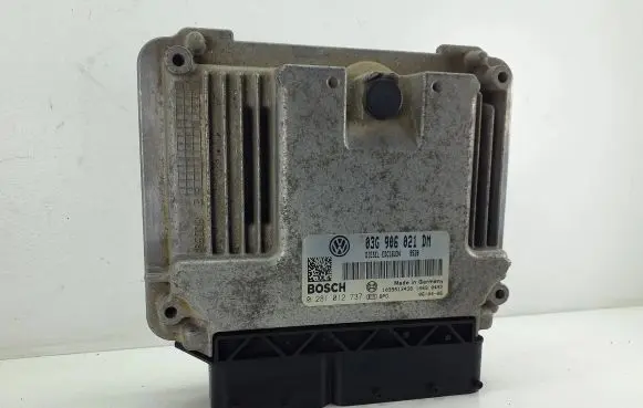 Volkswagen Touran I Engine control unit/module 03G906021DM 1039S13438 0281012737