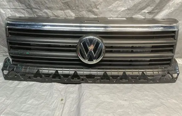 Volkswagen Crafter Front bumper upper radiator grill 7C0853653F