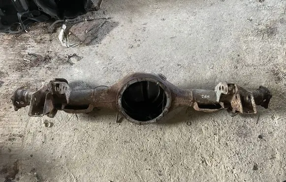 Mitsubishi Pajero Sport I Rear axle beam 