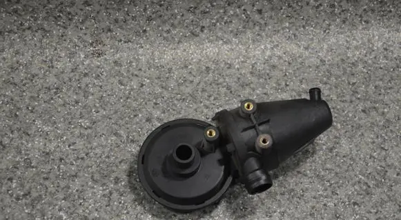 BMW 5 E39 Breather/breather pipe/hose 1703484