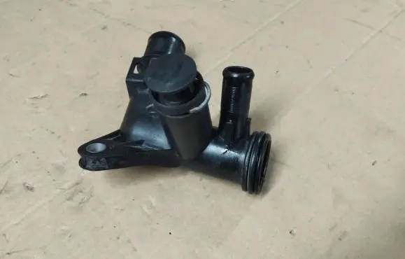 Peugeot 308 Engine coolant pipe/hose 9684589080