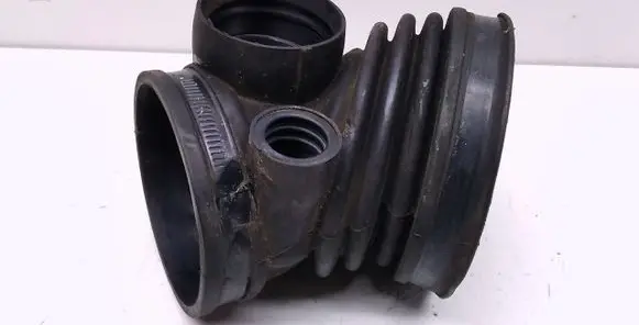 BMW 5 E39 Air intake hose/pipe 1740931 13541740931