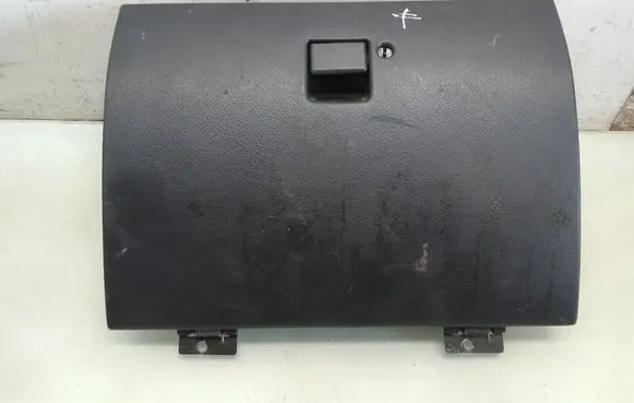 Opel Frontera B Glove box