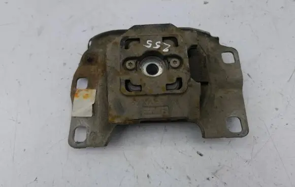 Ford C-MAX II Engine mount bracket