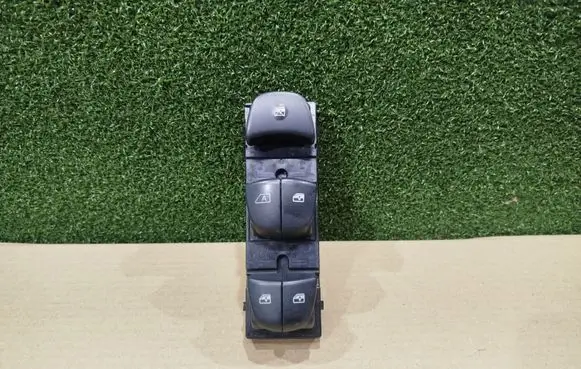Renault Koleos II Electric window control switch 254114160R 190813 E1152179