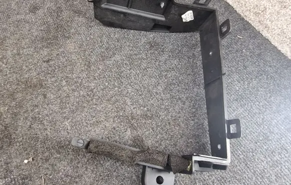 Land Rover Range Rover Evoque L551 Battery bracket K8D202214A K8D202214