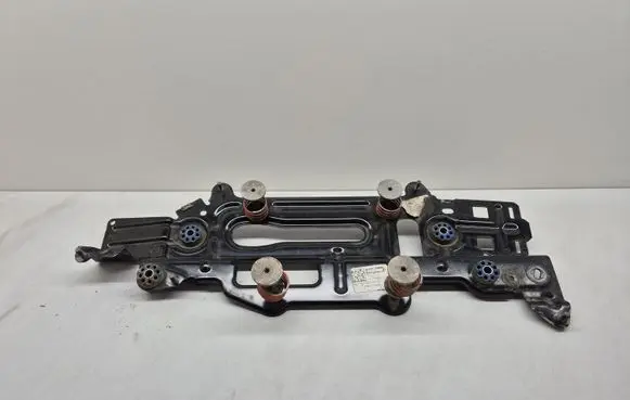 Audi Q5 SQ5 Pneumatic air compressor holding bracket 80A616006D