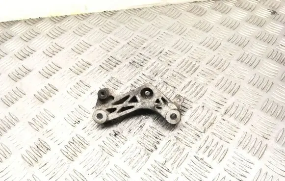 Honda Accord Engine mounting bracket