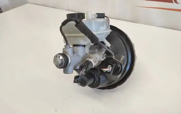 Mercedes-Benz C W203 Brake booster A0054304730 0378492001